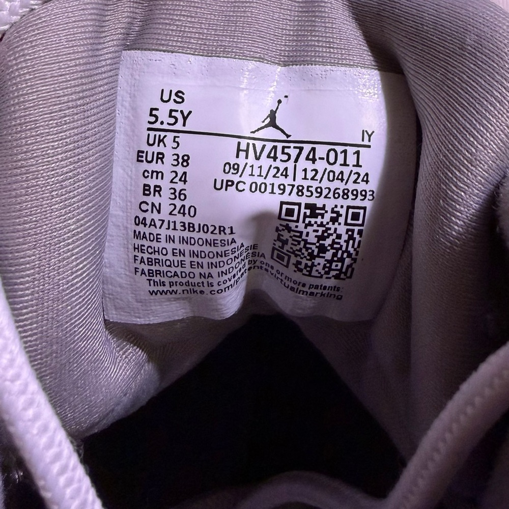 Air Jordan 9 Retro "Cool Grey" shoes size 5.5Y - Picture 6 of 6